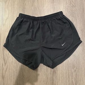 Women’s Nike tempo shorts- small